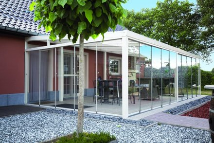 Gartenzimmer mit Glassschiebewänden Gartenzimmer mit Glassschiebewänden